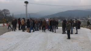 Автопатот ќе помине над гробиштата! Жителите на село Здуње протестираат