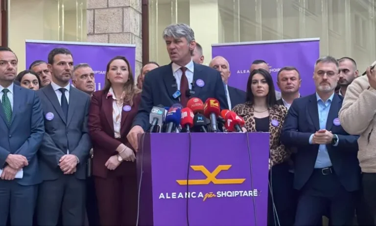 АШ со претседавачот Села: Владата со милионската инвестиција во „8 Штатори“ ги превиди итните потреби за тетовската и штипската болница