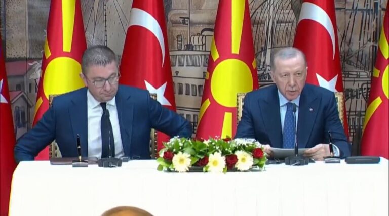 Ердоган: Односите меѓу Северна Македонија и Турција силни како Камениот мост во Скопје