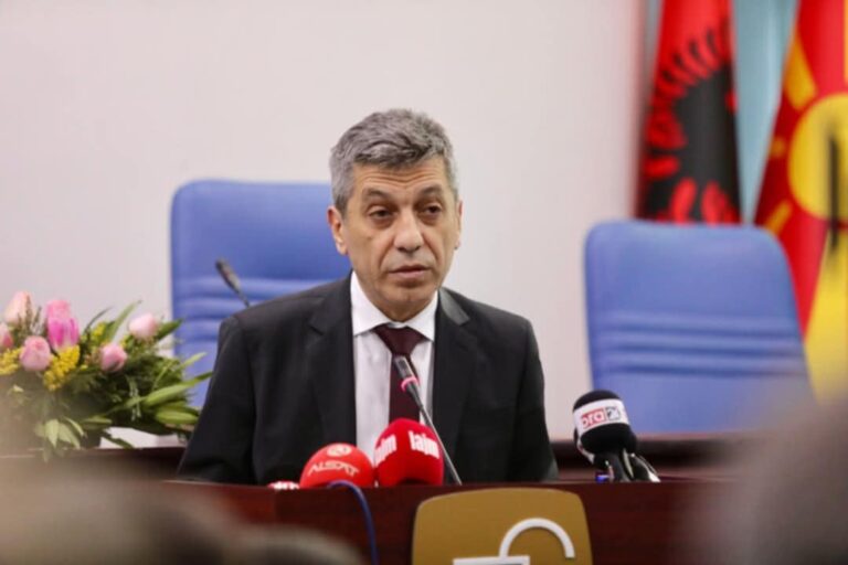 Меџит му одговара на Минчев: Копија од Апасиев