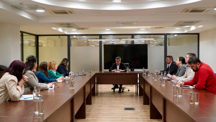 Министерот Изет Меџити прими претставници од еколошки здруженија на средба