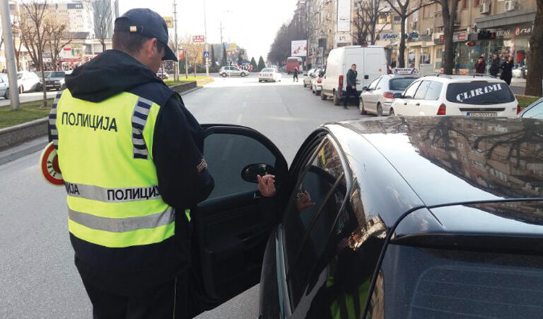 Тошковски: Зачестените полициски контроли ги намалија сообраќајните несреќи за 30%