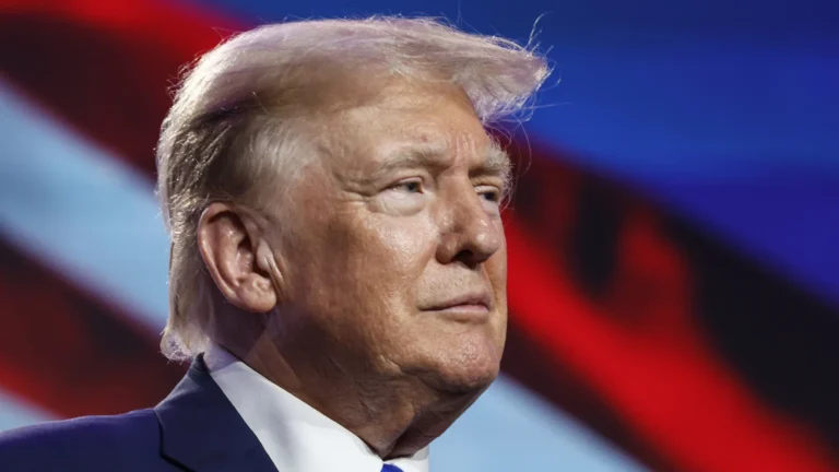 Трамп: Путин и Зеленски треба да соработуваат, Русија сака договор