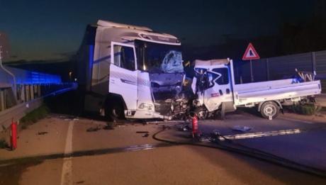 Двајца Македонци загинаа во тешка сообраќајка во Италија