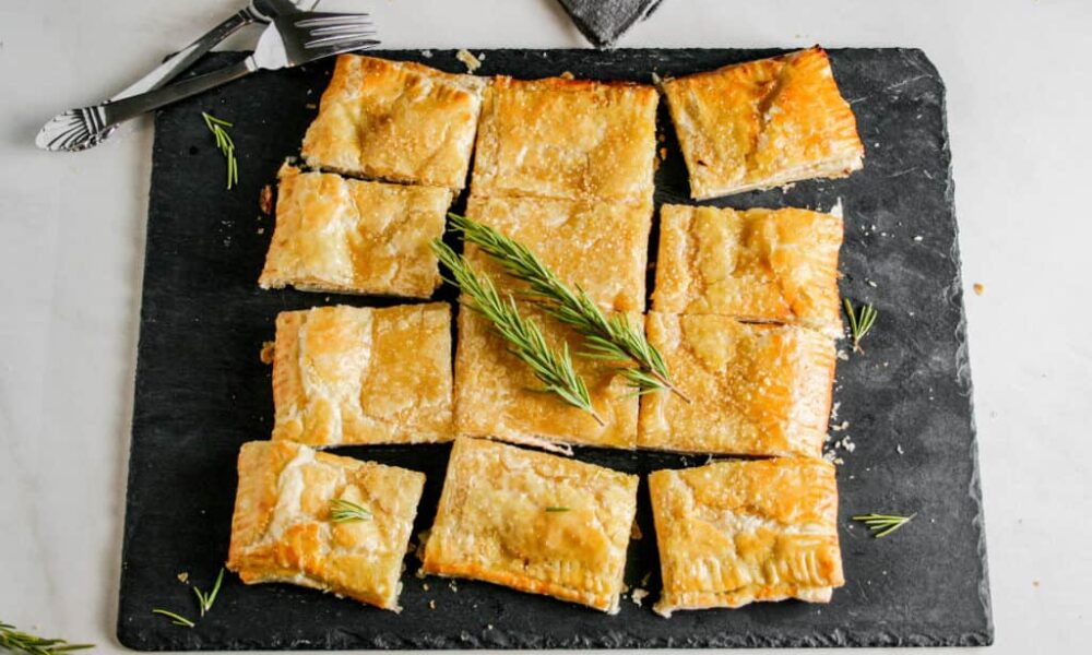 Идеја за лесен и вкусен појадок – лисната пита со превкусен фил, а може да се направи и посна верзија!