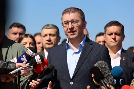 Планирани 300 нови вработувања во АРМ, премиерот ги повика младите да се пријават
