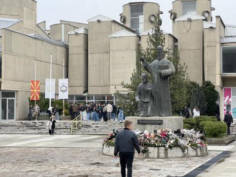 Со извици „Вие сте платеници“ новинарите избркани од Студентскиот пленум