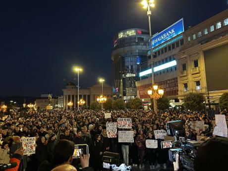 Собири во повеќе градови во спомен на жртвите од Кочани - Граѓаните бараат одговорност