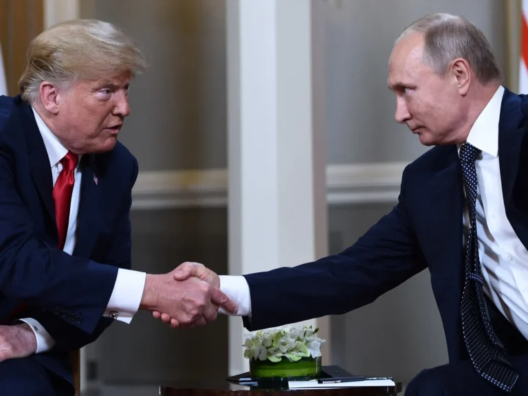 Сценарија за тоа како Трамп може да го убеди Путин за прекин на огнот во Украина