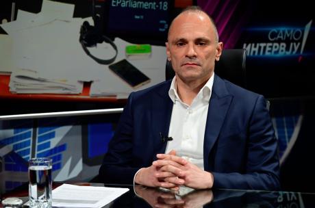 Филипче: Граѓаните едвај врзуваат крај со крај, а Владата само ги лаже