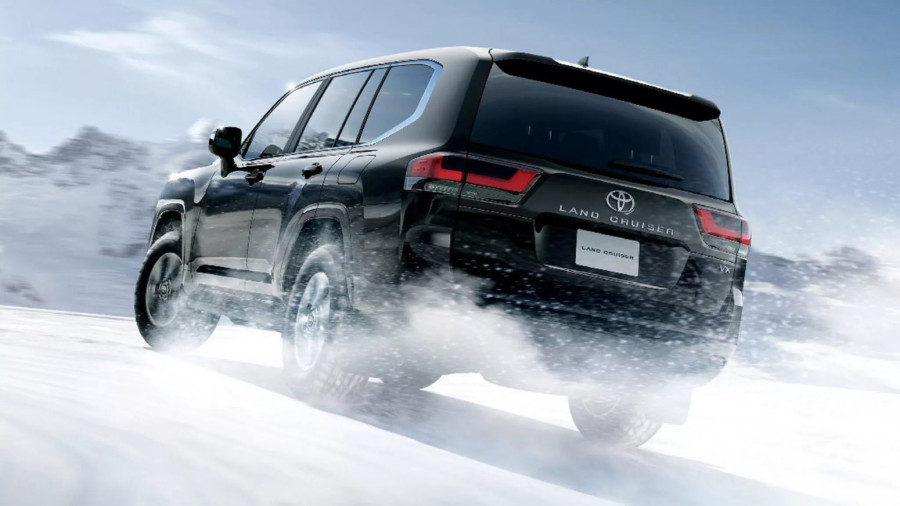 „Toyota“ го освежи моделот „Land Cruiser 300“ (ФОТО)