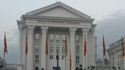 Влада: Растат платите на вработените - Со претходната власт се богатеа само функционерите