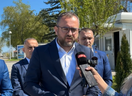 СДСМ распали по Тошковски: Мора да се апсат и актуелни функционери
