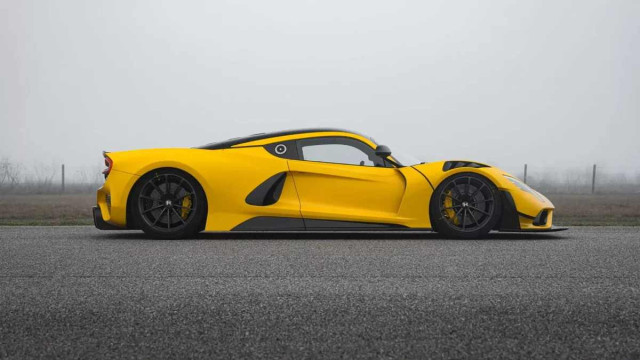 „Hennessey“ го има најмоќниот бензинец со над 2.000 коња (ФОТО/ВИДЕО)